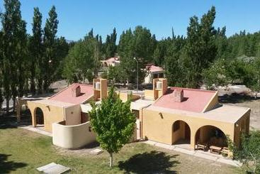 استراحتگاه La Vicuñita Hotel & Cabañas