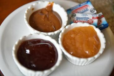 Bernie S Bed & Breakfast , A 3 Kilometros Del Aerop Ezeiza, Van ,in Out, Free Ezeiza Airport