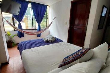 Erupcion Art Hotel & Hostel