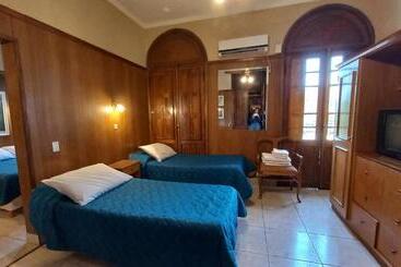 هتل Cordoba Yolanda