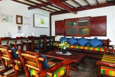 هتل The Wooden House