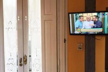 Lgy Bed & Breakfast Only Men