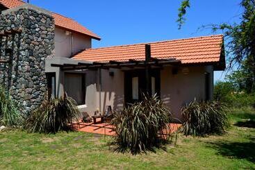 اقامتگاه Cabañas Cerros Del Sol