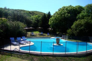 اقامتگاه Cabañas Cerros Del Sol