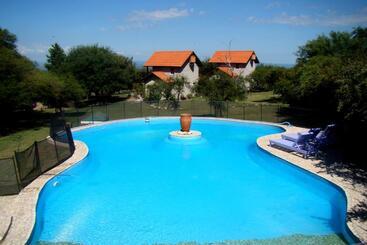 اقامتگاه Cabañas Cerros Del Sol