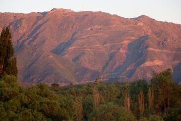 اقامتگاه Cabañas Cerros Del Sol