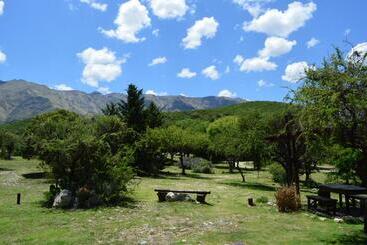 اقامتگاه Cabañas Cerros Del Sol