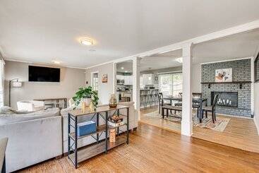 Atlanta Home W/ Movie Projector & Basketball Hoop!