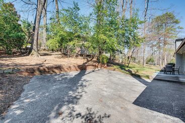 Atlanta Home W/ Movie Projector & Basketball Hoop!