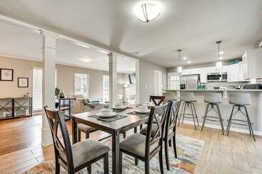 Atlanta Home W/ Movie Projector & Basketball Hoop!