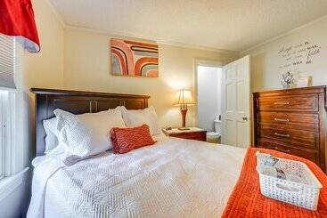 Greenville Home: 2 Mi To Downtown!