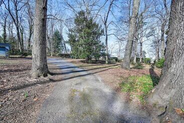 Greenville Home W/ Private Pool: 7 Mi To Downtown