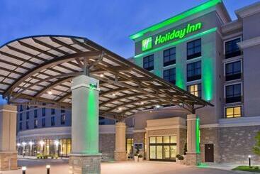هتل Holiday Inn & Suites Monterey Park – Los Angeles, An Ihg
