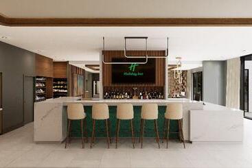 هتل Holiday Inn & Suites Monterey Park – Los Angeles, An Ihg