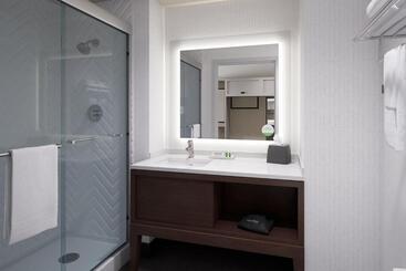 هتل Holiday Inn & Suites Monterey Park – Los Angeles, An Ihg