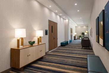 هتل Holiday Inn & Suites Monterey Park – Los Angeles, An Ihg