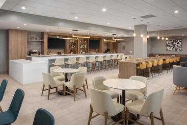 هتل Holiday Inn & Suites Monterey Park – Los Angeles, An Ihg