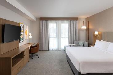 هتل Holiday Inn & Suites Monterey Park – Los Angeles, An Ihg