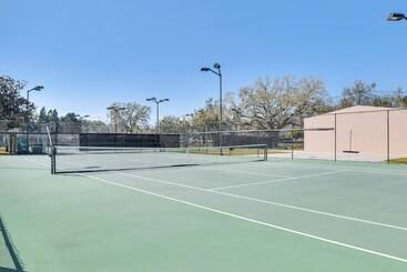 Lakeland Retreat W/ Private Pool & Yard Games!