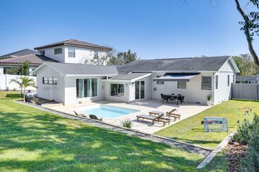 Lakeland Retreat W/ Private Pool & Yard Games!