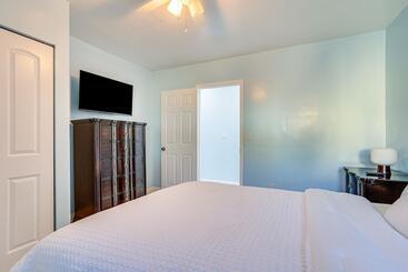 North Miami Home W/ Central A/c: Walk To Beaches!
