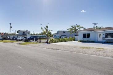 North Miami Home W/ Central A/c: Walk To Beaches!