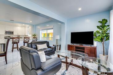 North Miami Home W/ Central A/c: Walk To Beaches!