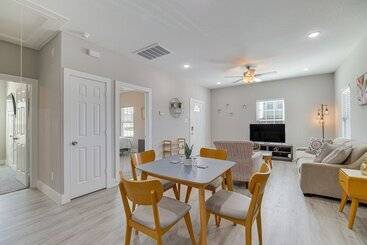 Quiet Houston Home   9 Mi To Downtown Aquarium!