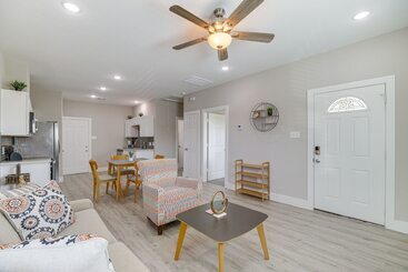 Quiet Houston Home   9 Mi To Downtown Aquarium!