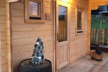 Cosy 1 Bed Farm Stay Cabin