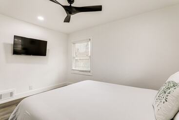 Decatur Home W/ Deck   9 Mi To State Farm Arena!