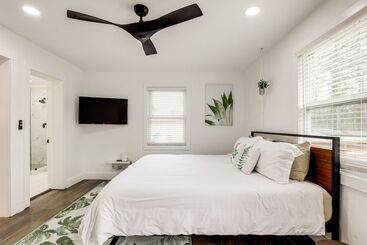 Decatur Home W/ Deck   9 Mi To State Farm Arena!