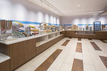 هتل Holiday Inn Express Long Island City E New York By Ihg