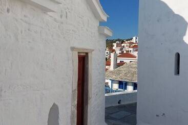 هتل Maeiz Skopelos