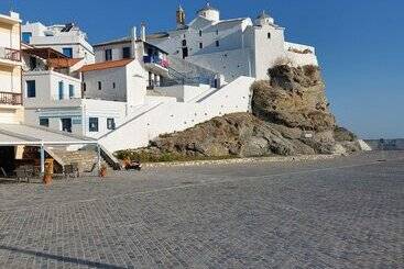 هتل Maeiz Skopelos