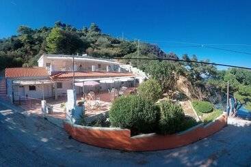 هتل Maeiz Skopelos