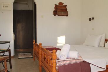 هتل Maeiz Skopelos