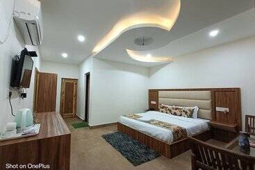هتل The Himalayan Odyssey And Cottages