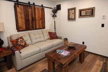 هتل The Frenchman Suites