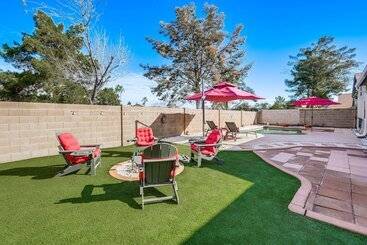 Lovely Gilbert Home W/ Heated Pool: 3 Mi To Dtwn!