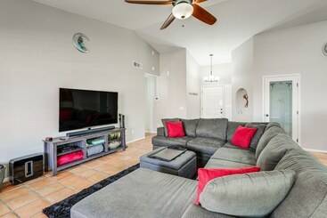 Lovely Gilbert Home W/ Heated Pool: 3 Mi To Dtwn!