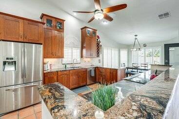 Lovely Gilbert Home W/ Heated Pool: 3 Mi To Dtwn!