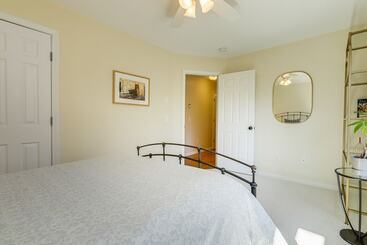Mystic Retreat W/ Patio & Grill: Walk To River!