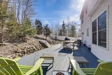 Mystic Retreat W/ Patio & Grill: Walk To River!