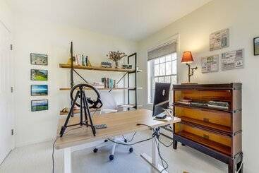 Mystic Retreat W/ Patio & Grill: Walk To River!