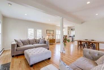 Mystic Retreat W/ Patio & Grill: Walk To River!
