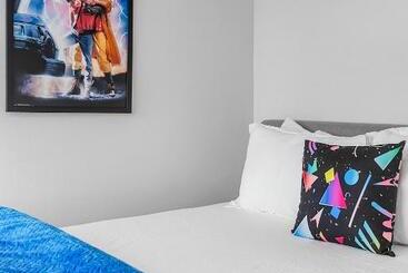 پانسیون Back To The Future Sweet Suites