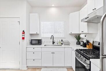پانسیون Cozy Prvate Adu Close To Disney Beach Ev