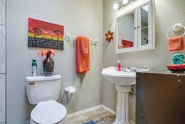 Quiet Country Home In Las Cruces W/ Horse Stalls!