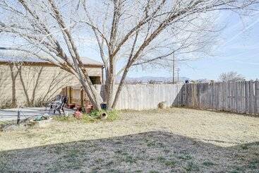 Quiet Country Home In Las Cruces W/ Horse Stalls!